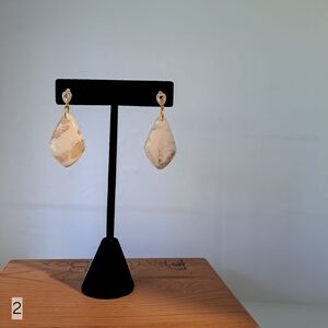 Elegant Cream and Gold Drop Earrings On Gold Plated Post Opal Coloring Resin Fin